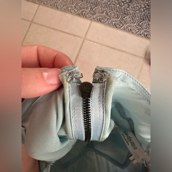 YVES SAINT LAURENT RIVE GAUCHE
Silk V-Neck Blouse - Picture 6 of 8